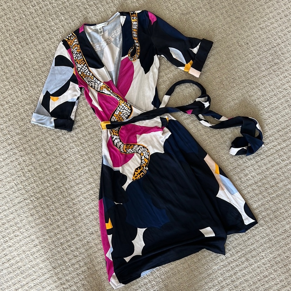 Diane Von Furstenberg Silk Wrap Dress Size 4